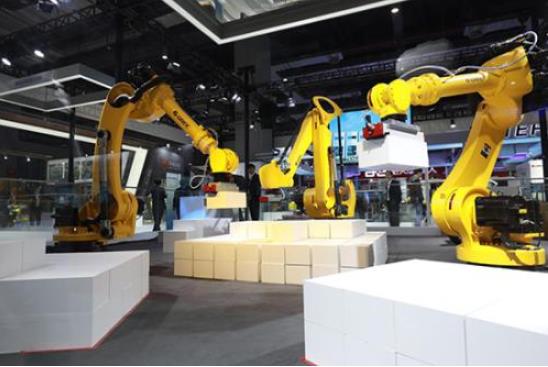 電永磁鐵配套碼垛機(jī)器人搬運過程