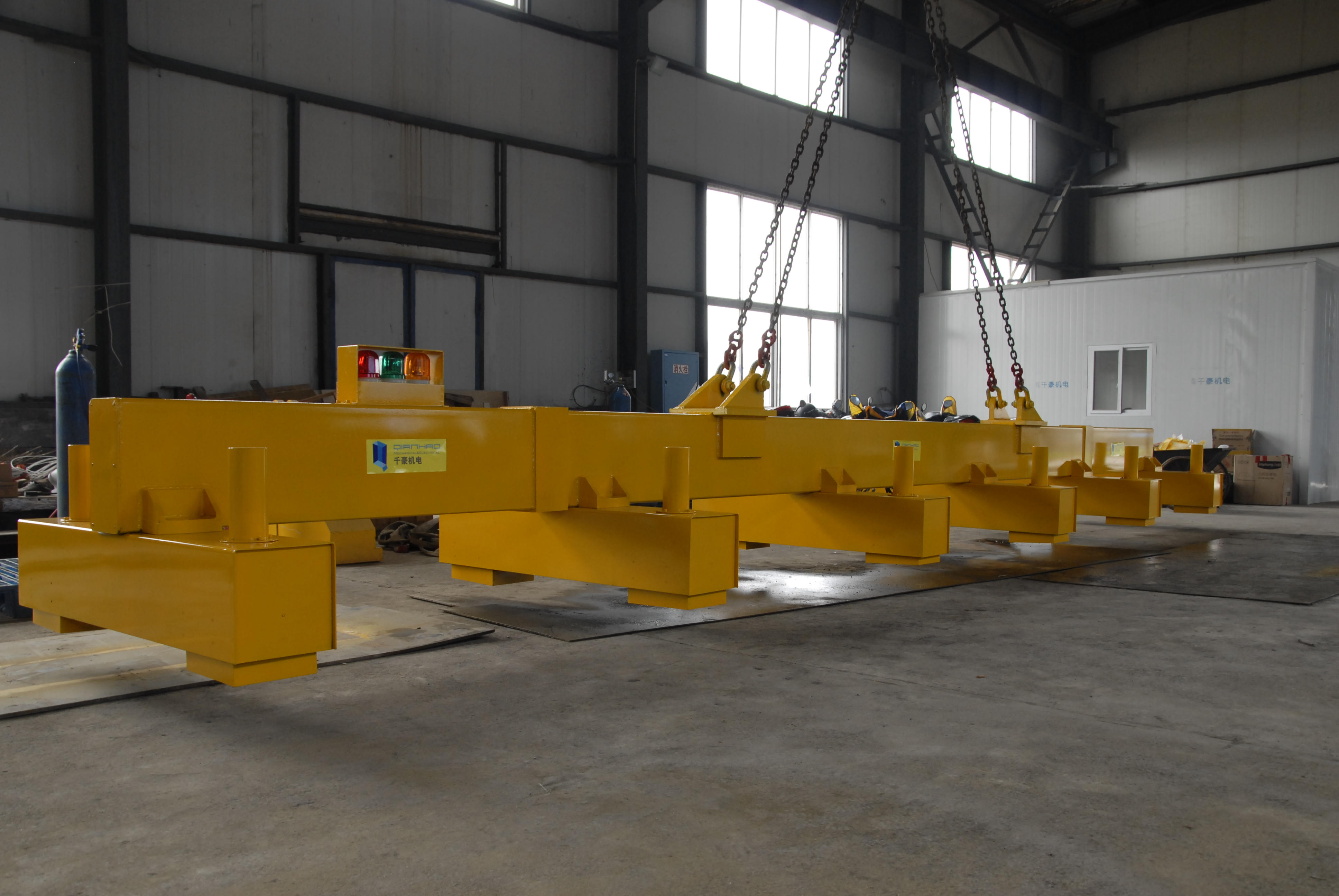 鋼板電永磁吊具，吊鋼板