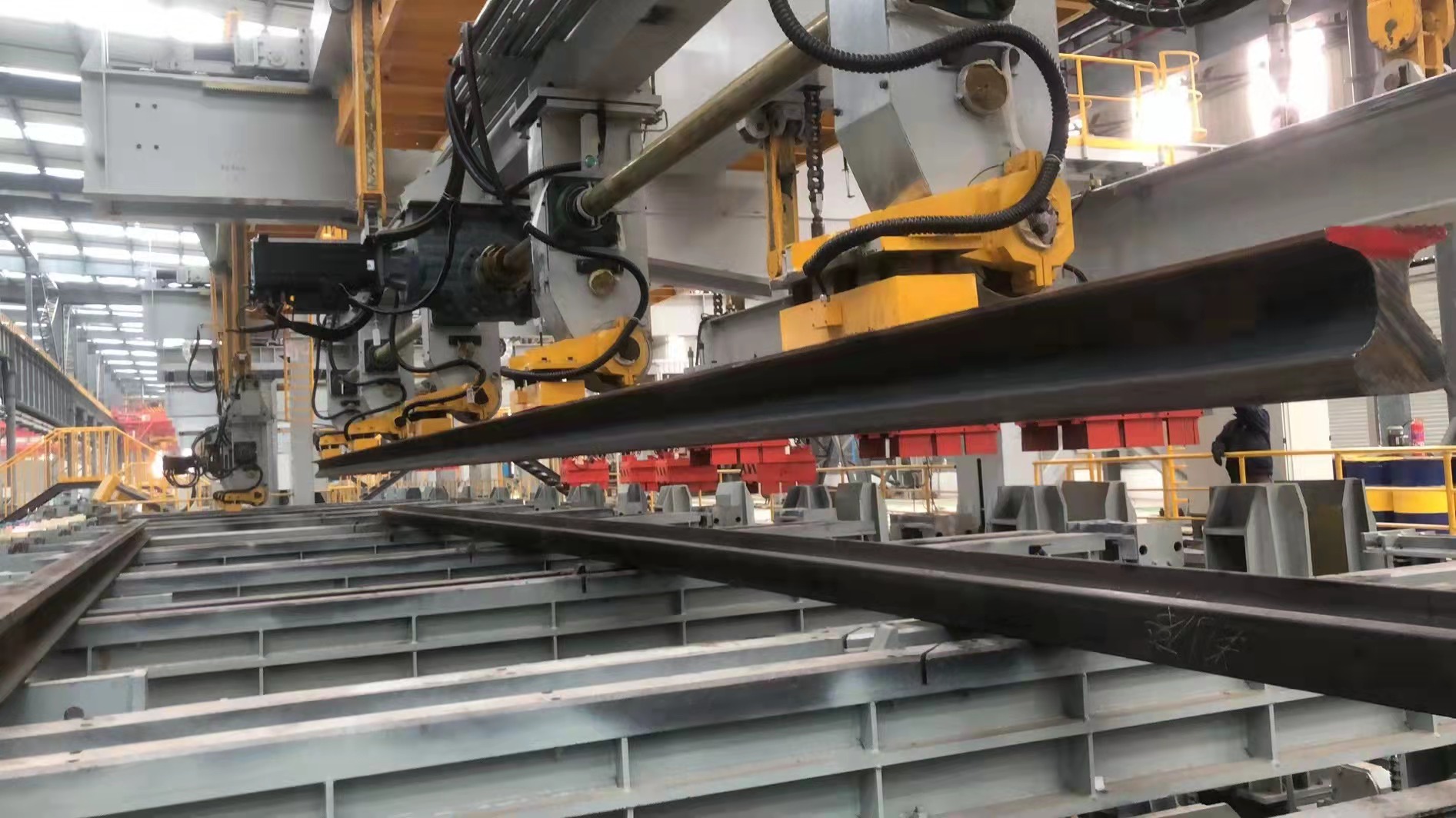 千豪吊型材，鋼軌自動化生產(chǎn)線用電永磁鐵